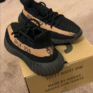 Men’s size 7 1/2 ask any questions.